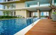 Kolam Renang 4 Near Mangga Dua Area 2BR Elpis Residence Apartment By Travelio