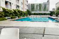 Swimming Pool Near Bintaro Plaza 2BR Apartment at Bintaro Park View By Travelio