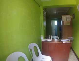 Lobby 2 RedDoorz Plus near Municipality of Luisiana Laguna