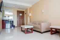 พื้นที่สาธารณะ 2BR with Private Bathtub at Galeri Ciumbuleuit Apartment By Travelio