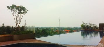 Kolam Renang 5 Especial Studio Apartment Springwood Residence By Travelio