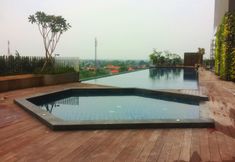 Kolam Renang 4 Especial Studio Apartment Springwood Residence By Travelio