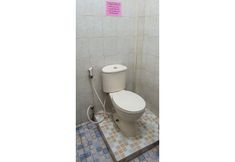 In-room Bathroom 7 Rumah Dempo Syariah