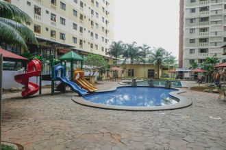 Kolam Renang 4 Comfort and Homey Studio Kebagusan City Apartment By Travelio