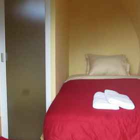 Bedroom 1 Depipo Homestay, Probolinggo Hotels