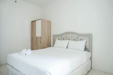 寝室 Minimalist & Cozy 1BR Apartment at Mediterania Marina Residence By Travelio