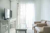 Lobi Minimalist & Cozy 1BR Apartment at Mediterania Marina Residence By Travelio