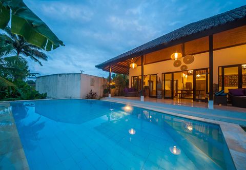Exterior Axros Villa