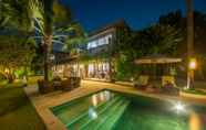 Swimming Pool 3 Luxury Villa Kamehameha