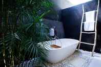 In-room Bathroom Luxury Villa Anema 