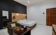 Bedroom 2 ARCS House Blok M by Jambuluwuk