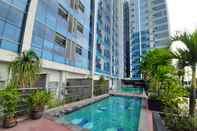 Kolam Renang Cozy Tamansari The Hive Apartment by Bonzela Property