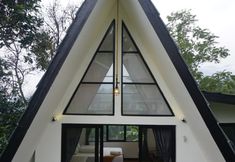 Exterior 2  Triangle Marindu Ciater