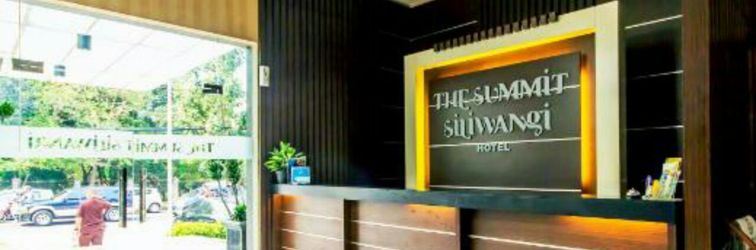 Lobby The Summit Siliwangi Hotel