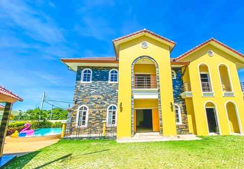 Exterior The Amazia Pool Villa