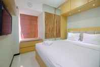 Kamar Tidur Relaxing Style Studio at Nifarro Apartment By Travelio