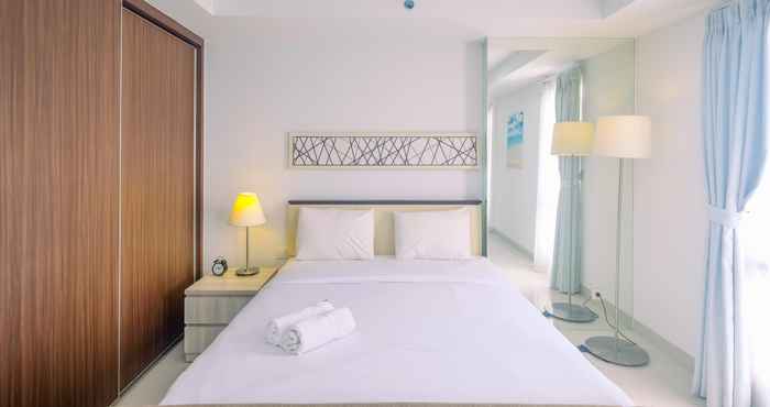 Kamar Tidur Elegant Studio Apartment at Azalea Suites By Travelio