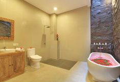 In-room Bathroom 6 Villa Wananta