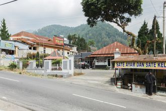 外觀 Penginapan Putra Lawu