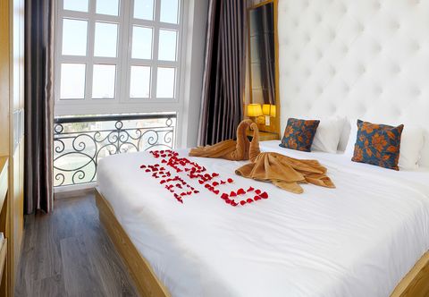 Phòng ngủ Emerald Ocean Hotel