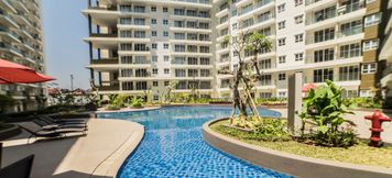 Swimming Pool 3 Relax Living Studio at Gateway Pasteur Apartment By Travelio