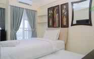 Kamar Tidur 2 Comfy Studio at Tifolia Apartment with City View By Travelio