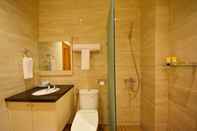 In-room Bathroom KHAS Ombilin Hotel