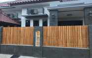 Luar Bangunan 2 Homestay Omah Tentrem 55 Yogyakarta