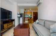 Common Space 2 Stylish 1BR with Workspace at Setiabudi Skygarden Apartment By Travelio