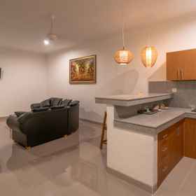 Kubu Mesari by Bukit Vista 1, Hotel Babi Guling Slingsing "Bu Suci"