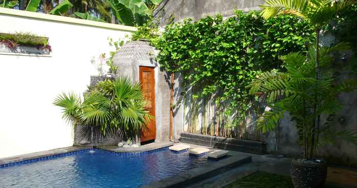 Kolam Renang Villa Casa Shanti