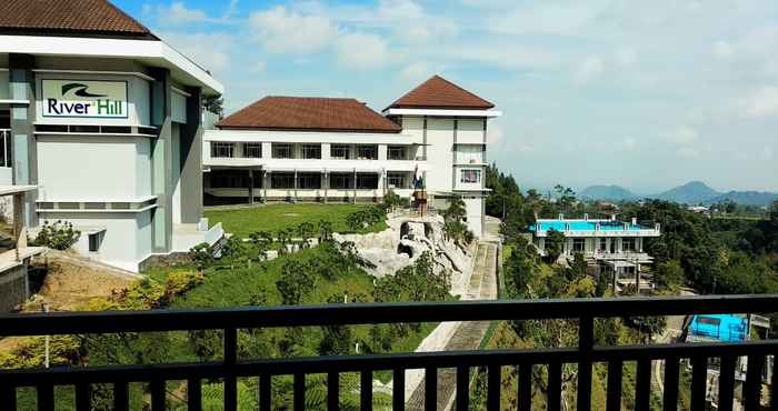 Bangunan River Hill Tawangmangu