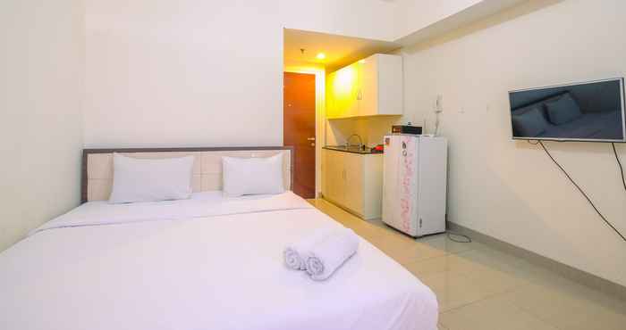 Bedroom Cozy Studio Taman Melati Apartment near Universitas Indonesia By Travelio