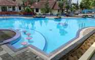 Kolam Renang 3 Shakilla House 5-Villa Lotus Syariah