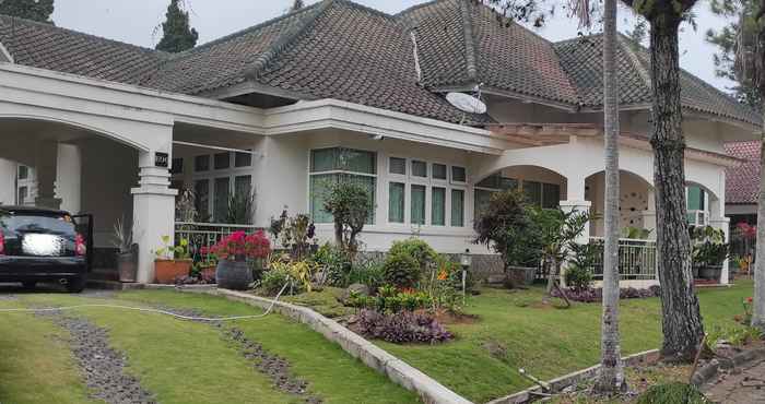 Lobby Shakilla House 5-Villa Lotus Syariah