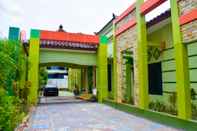 Exterior Esemka Syariah Hotel And Resto