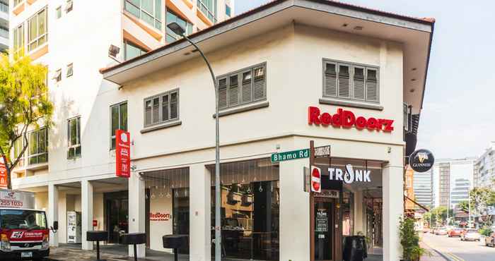 ภายนอกอาคาร RedDoorz Hotel Premium @ Balestier 