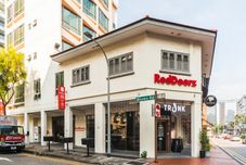 外部的 RedDoorz Hotel Premium @ Balestier