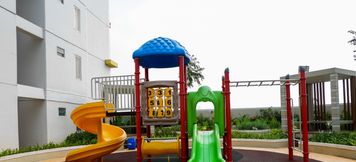 休闲设施 5 Furnished and Comfy 2BR Bassura City Apartment near Mall By Travelio