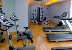 健身中心 3 Furnished and Comfy 2BR Bassura City Apartment near Mall By Travelio