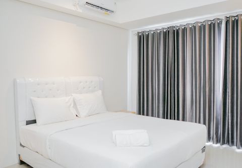 Bedroom Good Place @ Studio Apartment The Breeze Bintaro Plaza By Travelio
