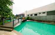 Kolam Renang 3 Relax Living Studio Apartment at Capitol Park Residence By Travelio