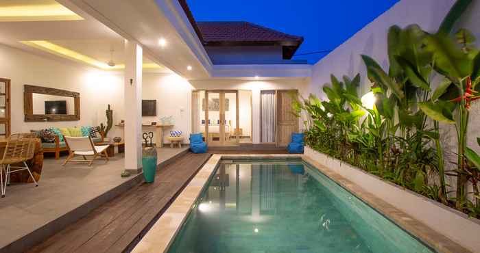 Kolam Renang Villa Arif Seminyak