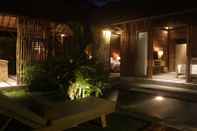 สระว่ายน้ำ Umaya Ubud Villa