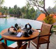 Bar, Cafe and Lounge 6 Manah Shanti Suite by Pramana Villas