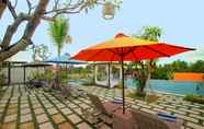Hồ bơi 2 Manah Shanti Suite by Pramana Villas