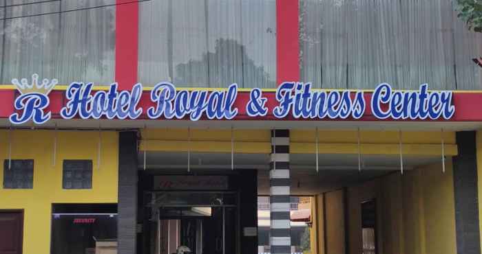 ภายนอกอาคาร Royal Hotel Cepu