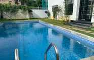 Kolam Renang 5 Lyn House Pool Villa - Homestay in Ecopark