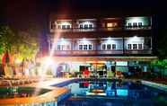 Kolam Renang 3 Southern Star Resort