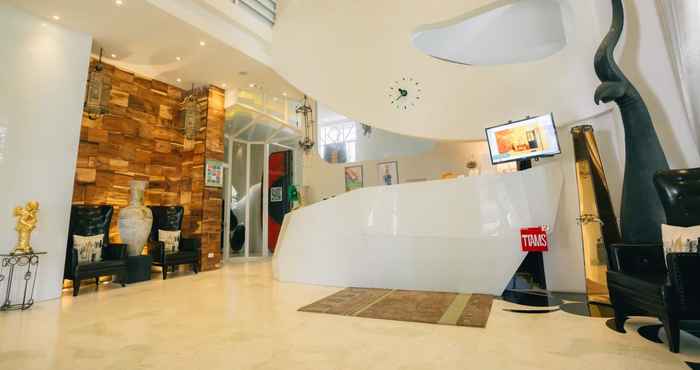 Lobby iBooking Trams Square